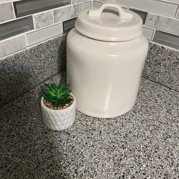 Rae Dunn Canister - Picture 2 of 9